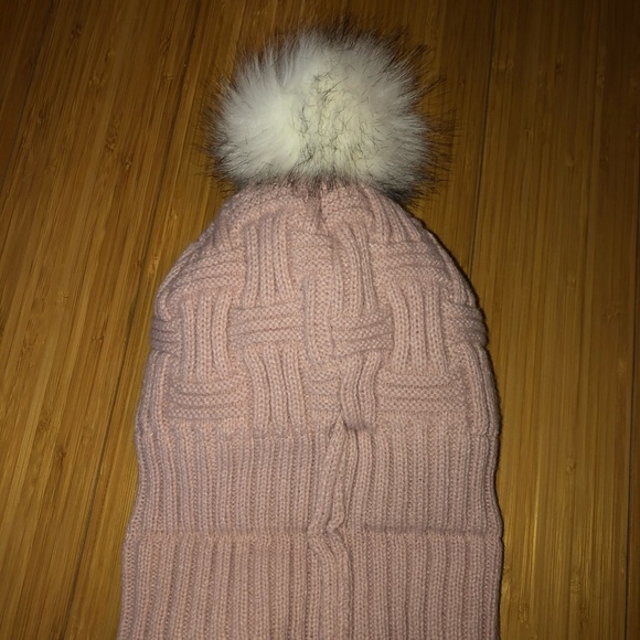 Sherpa lined baby pink winter beanie hat with pom - Picture 5 of 8